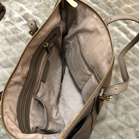 Michael Kors Jet Set Crossgrain Leather tote - Picture 3 of 5